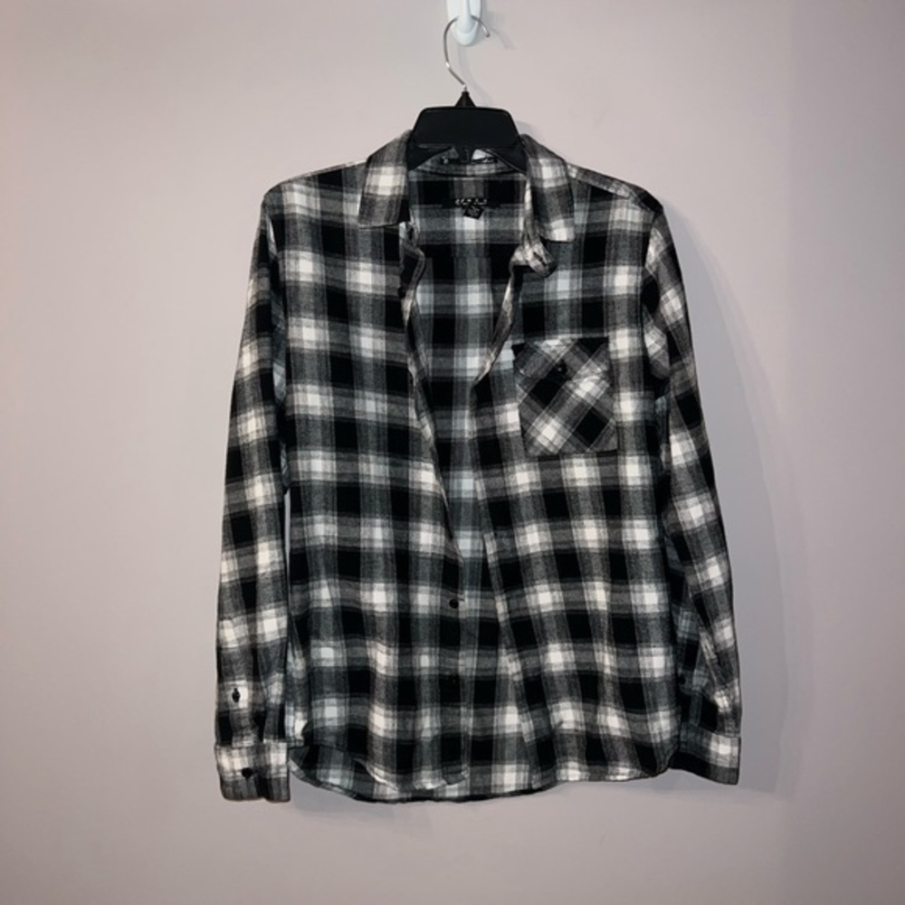 Forever 21 Black and White Plaid Casual Button Down Shirt